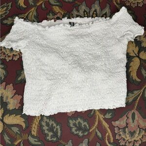 Scrunched White H&M crop top.